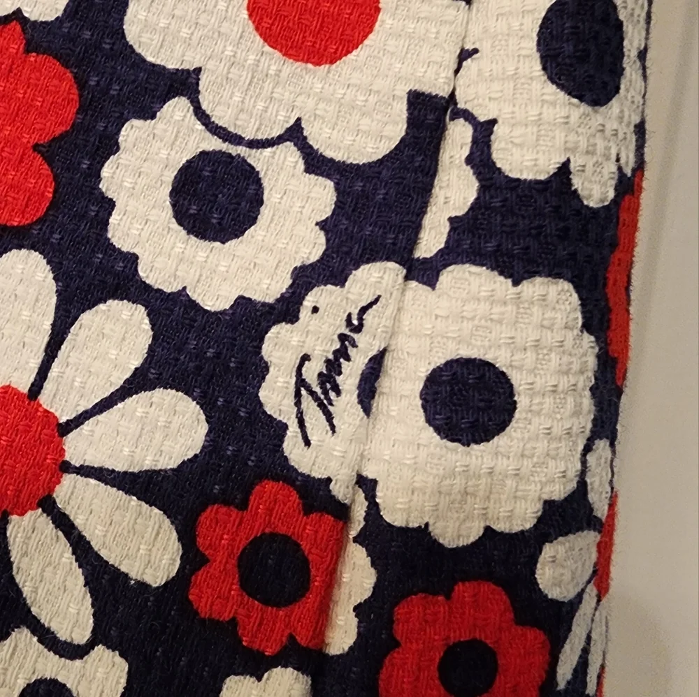 TRINA TURK The Borneo Vnevk Floral Top In Red/Wht/Blue Size 8 - Picture 6 of 13